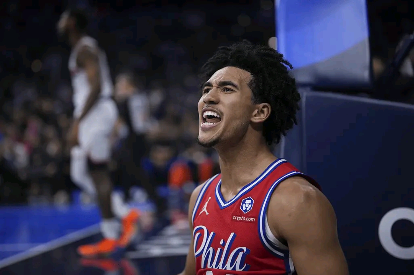 韦德体育APP-关于紧咬比分：较量激烈一触即发胜负难断的信息