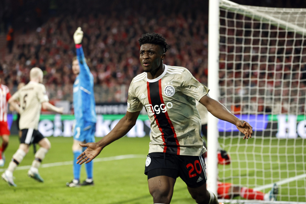 伟德体育平台官网-包含阿贾克斯青训营培养出一位新天才球员的词条