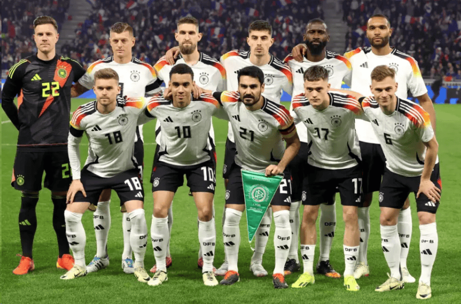 韦德体育首页-关于塞尔维亚主场-险胜匈牙利，晋级欧国联四强的信息