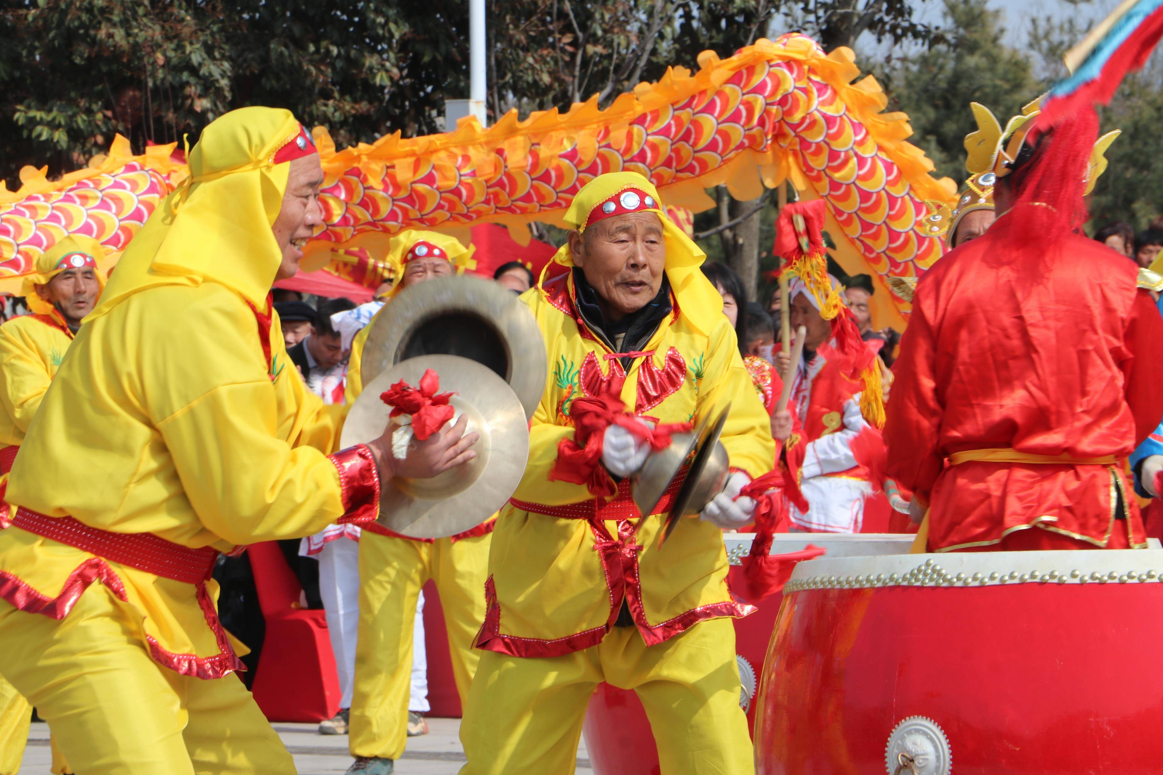 韦德最新地址-包含队伍队员全情投入：意志坚定准备迎接挑战的词条