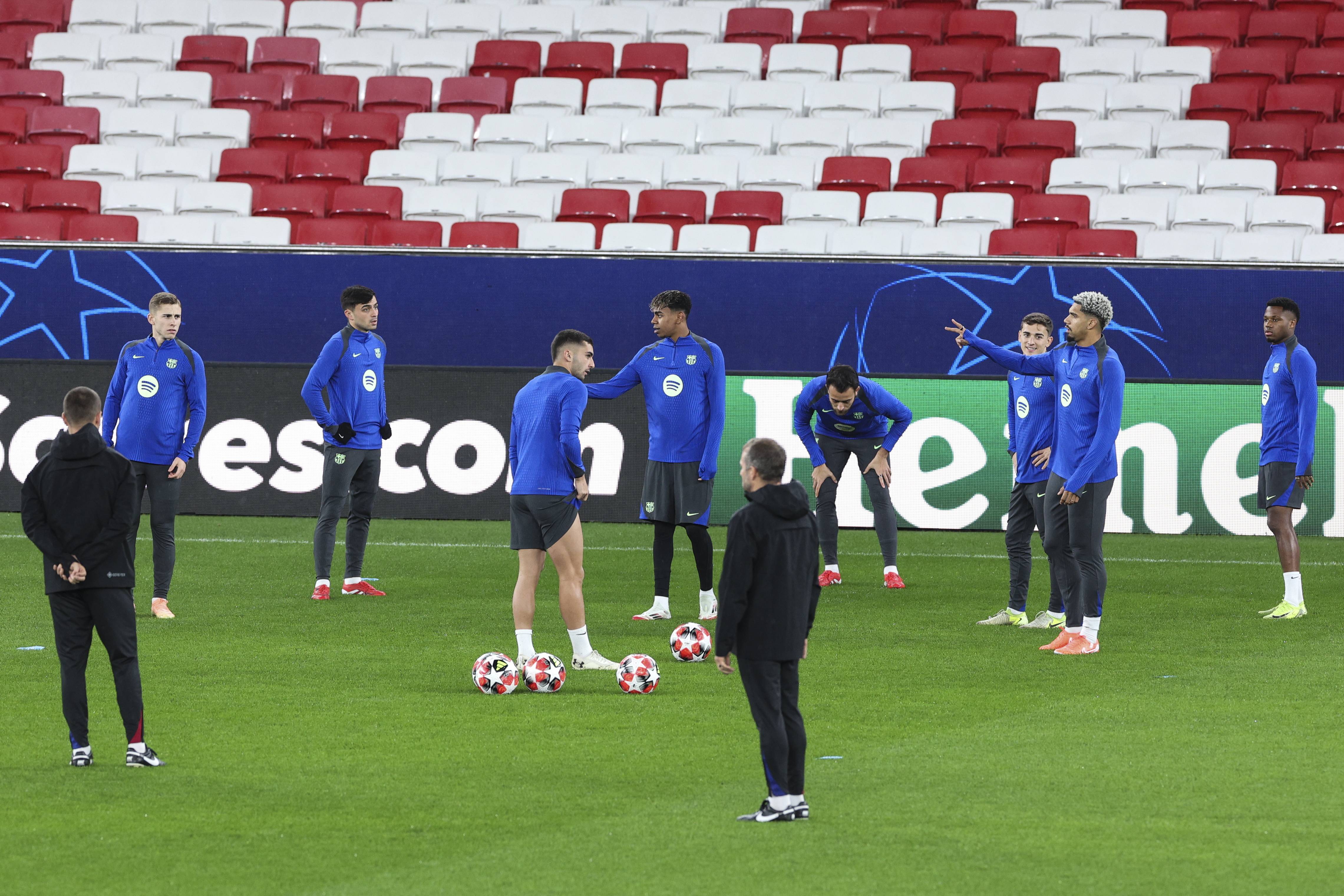 韦德最新地址-巴塞罗那前锋合练完毕，备战下一场比赛