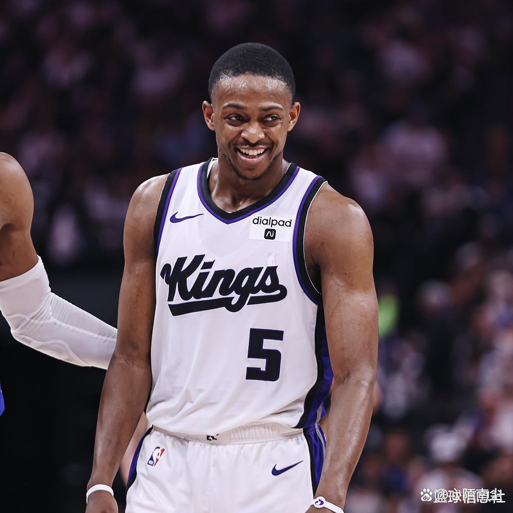 韦德现在多少给一个-马刺战胜雄鹿终结连败